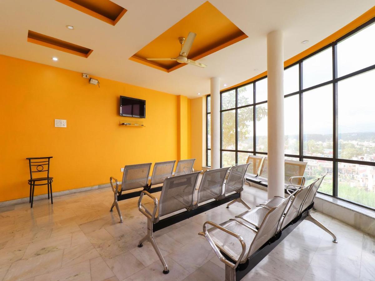 Spot On 82236 Aryan Home Stay Jhājra Esterno foto