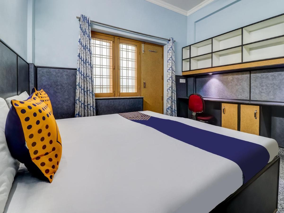 Spot On 82236 Aryan Home Stay Jhājra Esterno foto
